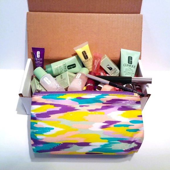 I Love CLINIQUE Skincare and Makeup Bundle ~ 40+ Products ~ BRAND NEW - Picture 3 of 4